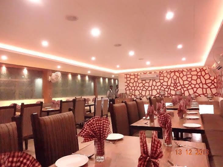 Oyo 2155 Hotel Wardhman Jabalpur Exterior photo