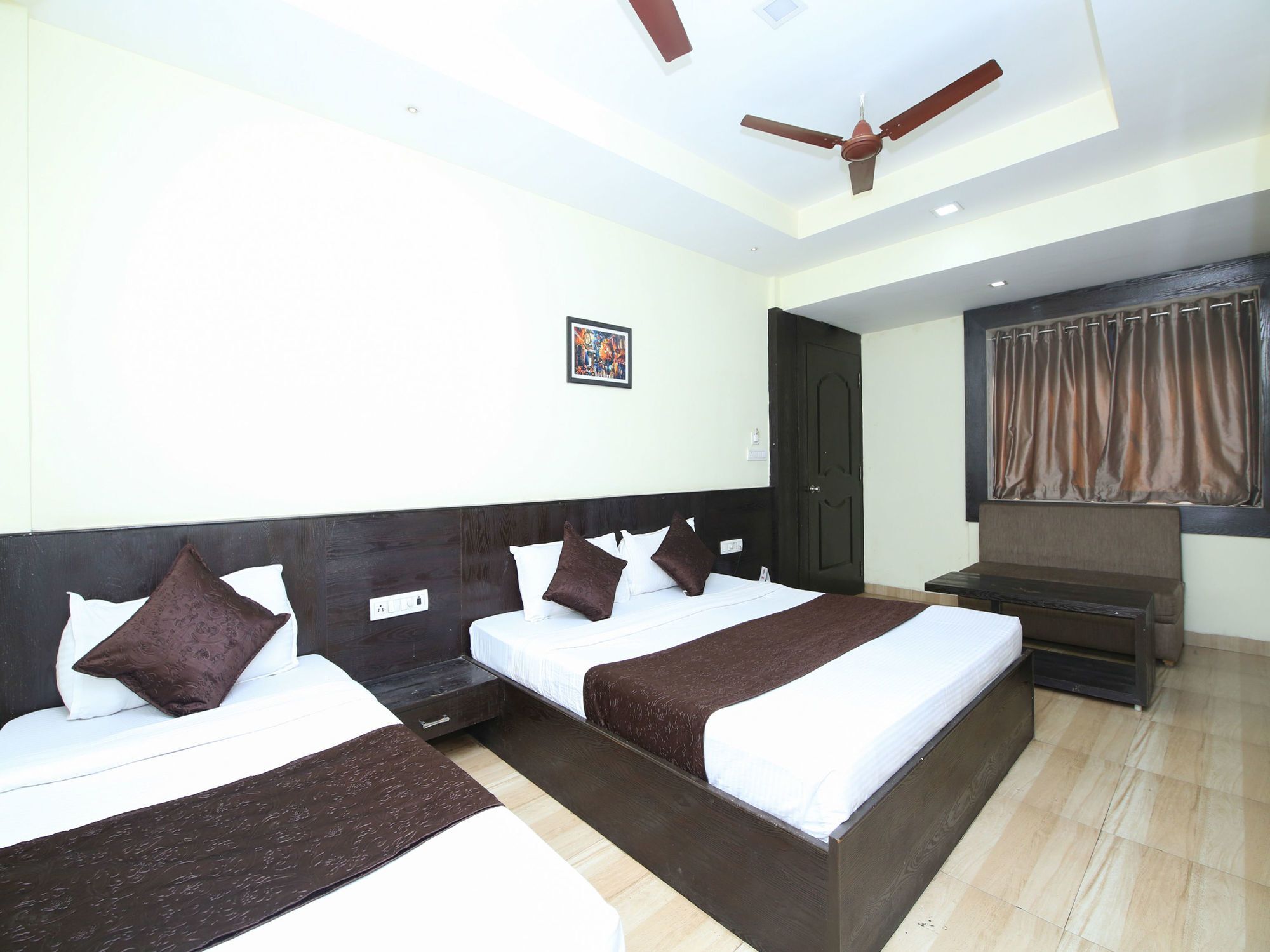 Oyo 2155 Hotel Wardhman Jabalpur Exterior photo